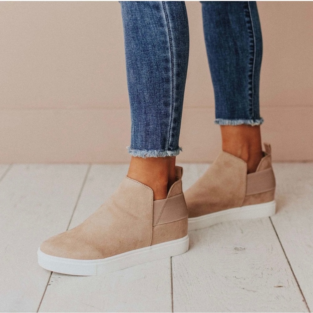 Casual Solid Color Hidden Wedge Slip-on Sneakers High Top Ankle Booties - Size 9